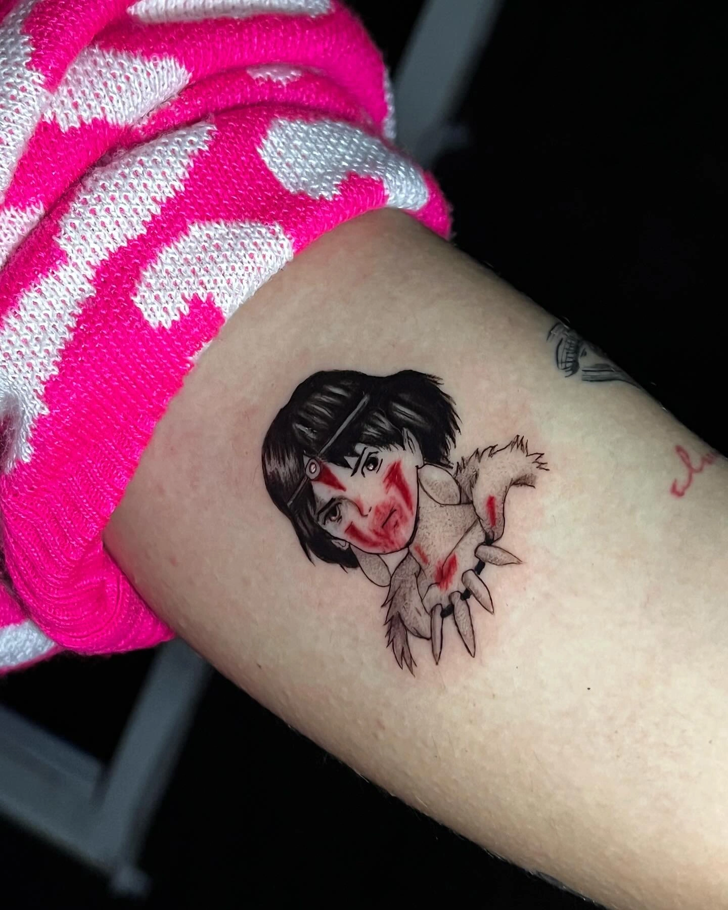 unes.ink_1704620630_3274917669491142222_702228382