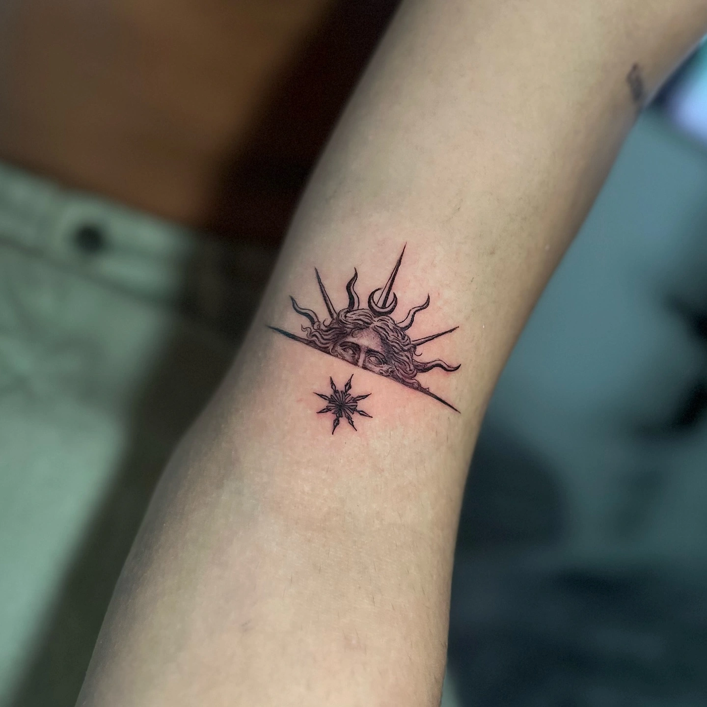 unes.ink_1744233625_3607215555991918963_702228382